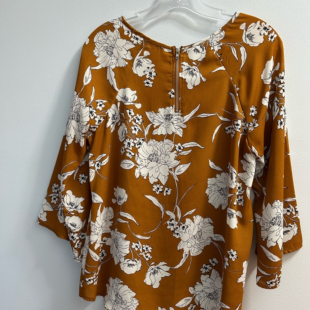 Crescent Mustard Floral Blouse - Picture 2 of 5